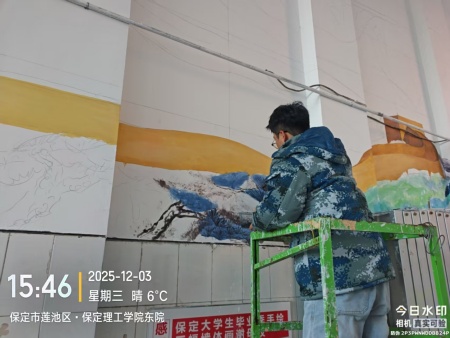 笔墨传情绘校园 美育浸润育新苗 ——米乐mile官方网站墙绘创作如火如荼