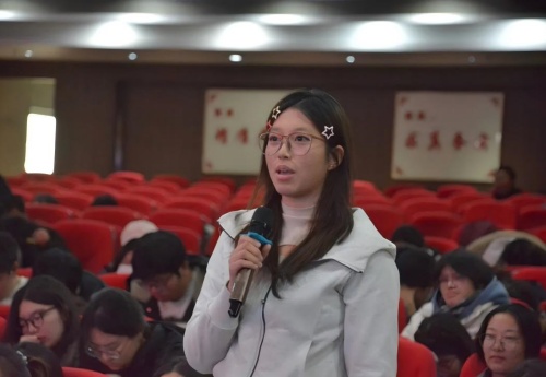 “职点迷津，艺路同行” ——米乐mile官方网站艺术学院就业指导讲座 赋能成长