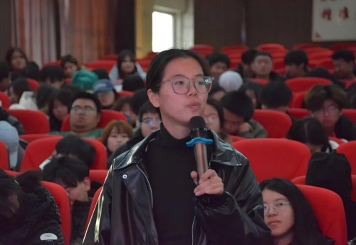 “职点迷津，艺路同行” ——米乐mile官方网站艺术学院就业指导讲座 赋能成长