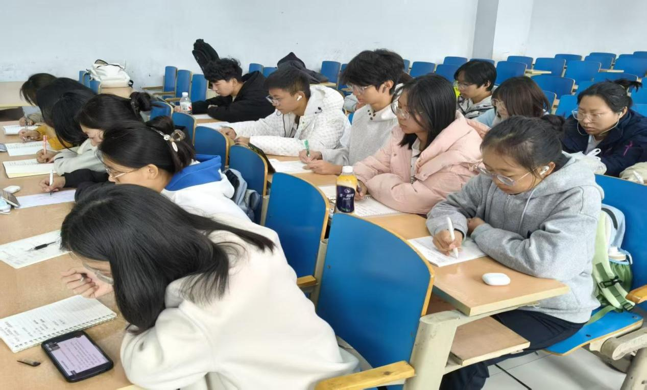 米乐mile官方网站应用心理学公益小组：以专业之力，筑公益心理防线