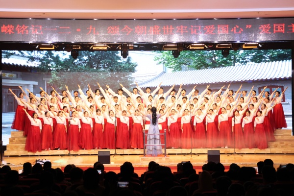 “忆往昔峥嵘铭记一二·九，颂今朝盛世牢记爱国心”爱国主义合唱比赛圆满落幕