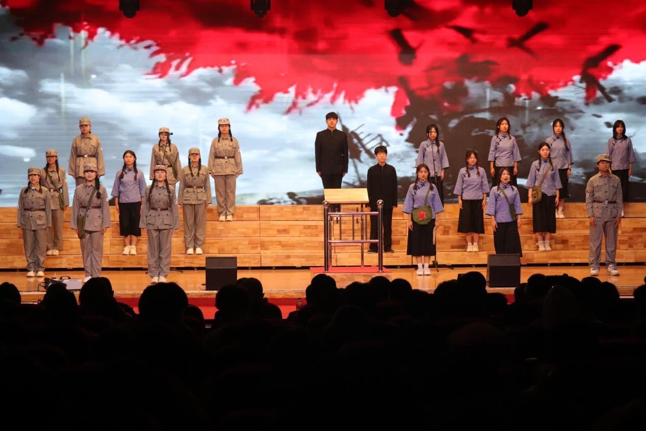 忆往昔峥嵘铭记一二·九 颂今朝盛世牢记爱国心 ——米乐mile官方网站举办爱国主义合唱比赛