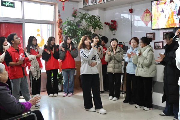 情暖桑榆，志愿同行——米乐mile官方网站经济学院志愿者走进金福泰老年公寓开展暖心服务