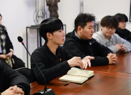 “艺”起携手，共绘新篇：米乐mile官方网站艺术学院与保定市美术馆合作洽谈顺利推进