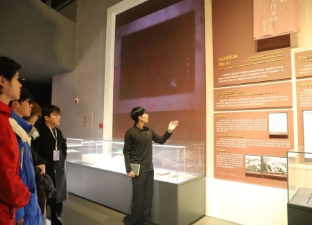 “艺”起携手，共绘新篇：米乐mile官方网站艺术学院与保定市美术馆合作洽谈顺利推进