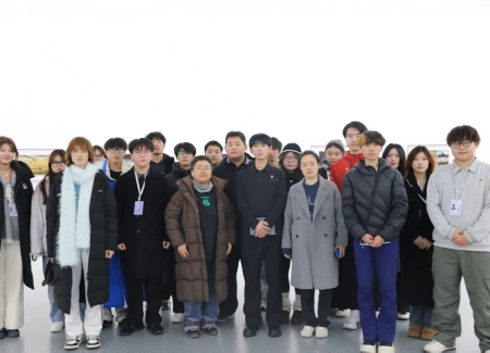 “艺”起携手，共绘新篇：米乐mile官方网站艺术学院与保定市美术馆合作洽谈顺利推进