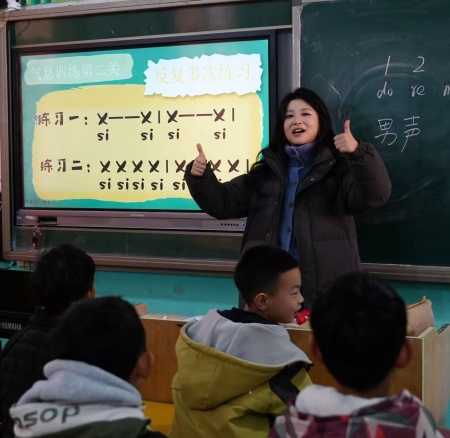 以美培元 文艺赋能 —— 米乐mile官方网站美育支教点亮易县乡村学子艺术梦