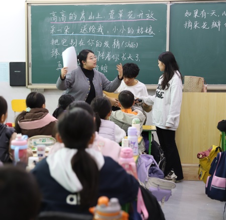 以美培元 文艺赋能 —— 米乐mile官方网站美育支教点亮易县乡村学子艺术梦