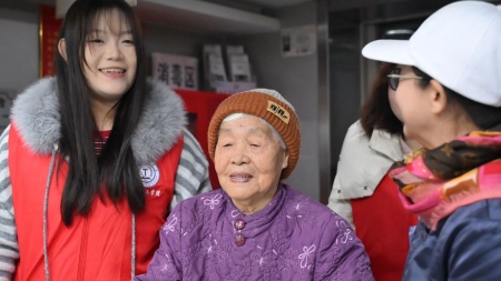 “艺暖养老院，爱润夕阳红”——米乐mile官方网站艺术学院开展敬老爱老进养老院志愿活动