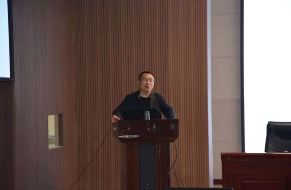 “职点迷津，艺路同行”——米乐mile官方网站艺术学院就业指导讲座赋能成长