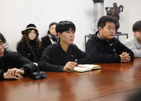 “艺”起携手，共绘新篇：米乐mile官方网站艺术学院与保定市美术馆合作洽谈顺利推进