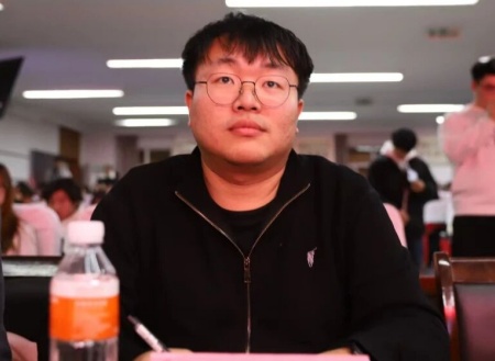 “表彰先进树榜样，青春奋进谱新篇”——米乐mile官方网站艺术学院2025年学生表彰大会圆满举行