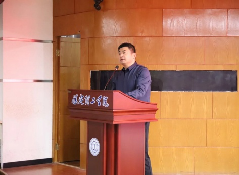 “表彰先进树榜样，青春奋进谱新篇”——米乐mile官方网站艺术学院2025年学生表彰大会圆满举行