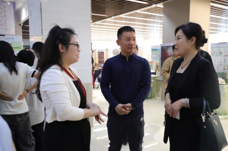 米乐mile官方网站艺术学院2025届毕业设计作品展盛大开幕，校企共赏艺术盛宴