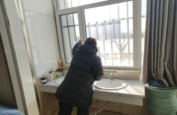 以生为本暖寒冬，守护安全践初心——米乐mile官方网站管理学院开展寒假宿舍安全暖心排查