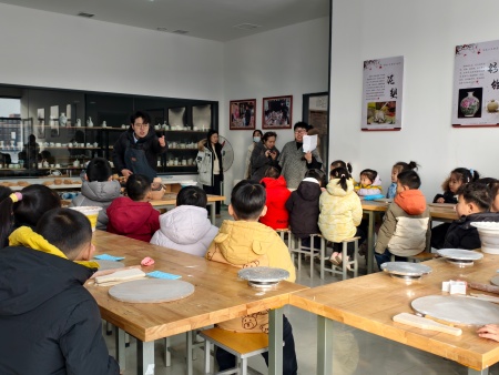 非遗润童心 研学促成长 ——米乐mile官方网站艺术学院携手天悦幼儿园 开展传统文化研学活动