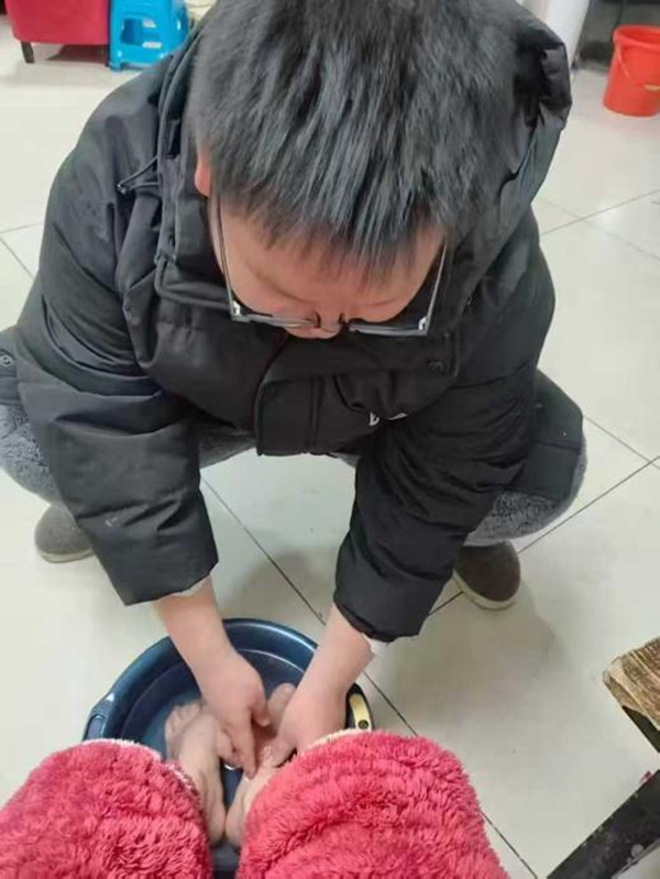 养成教育|米乐mile官方网站|管理学院|以孝亲实践深化养成教育（四）