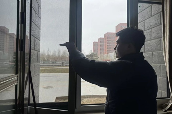 暖心服务|米乐mile官方网站管理学院：辅导员开展宿舍通风及安全排查工作