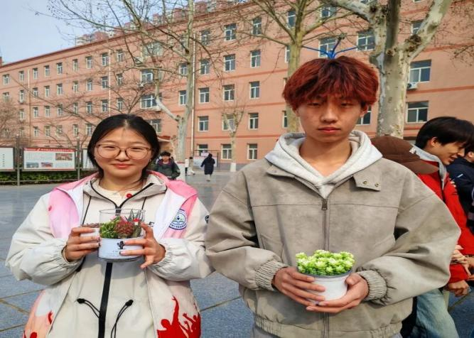 植此青绿  共赴春日——教育学院植树节系列活动