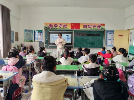 美育润童心 文艺助振兴｜米乐mile官方网站美育支教走进易县乡村小学