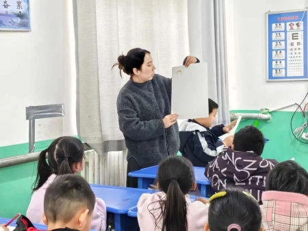 美育润童心 文艺助振兴｜米乐mile官方网站美育支教走进易县乡村小学