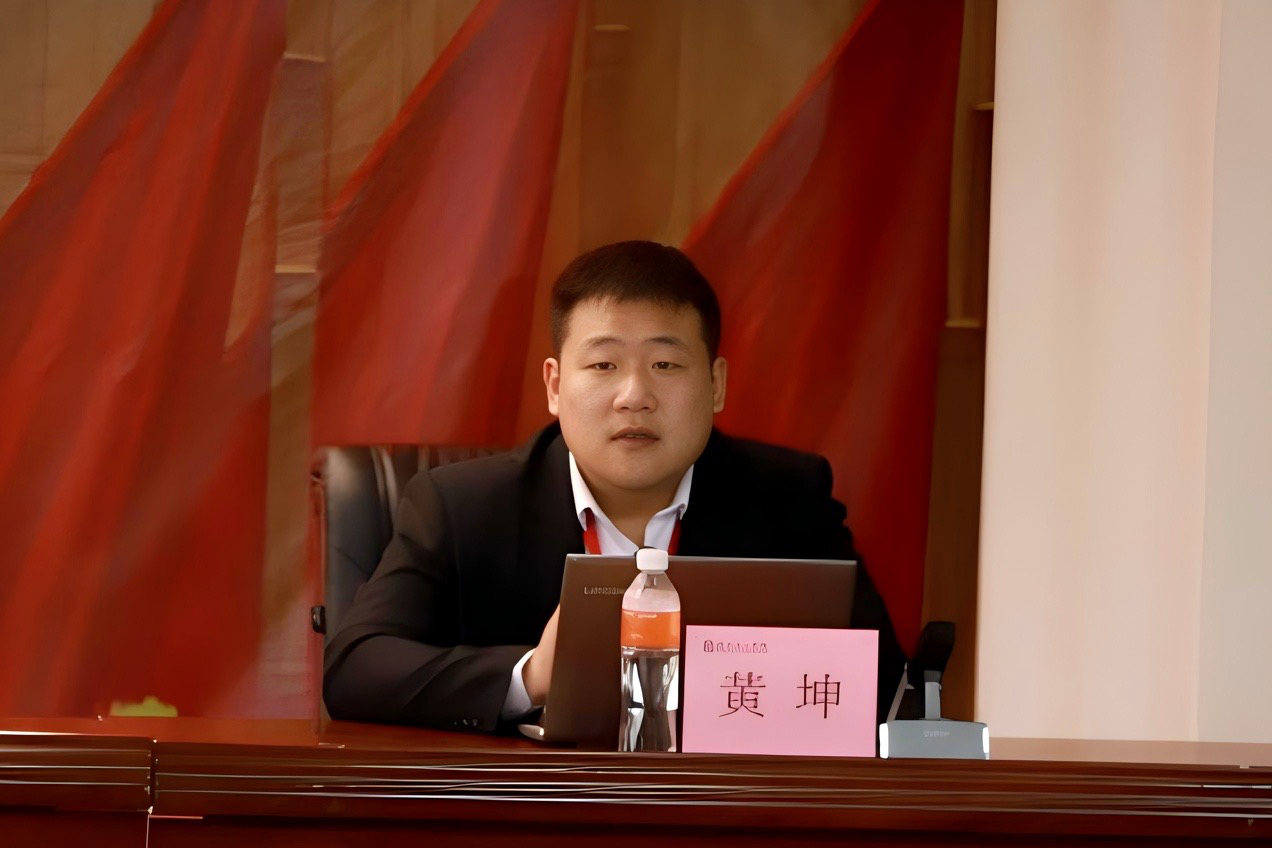 米乐mile官方网站召开2026年春季学期第四周学生工作部署会