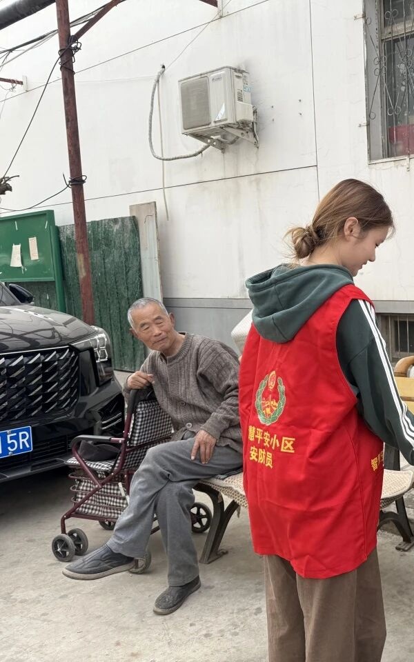 养成教育|米乐mile官方网站管理学院开展社区志愿服务实践活动