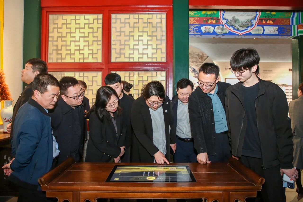 读懂保定新蓝图 助力古城新发展——米乐mile官方网站领导干部赴保定市城市展示中心参观学习