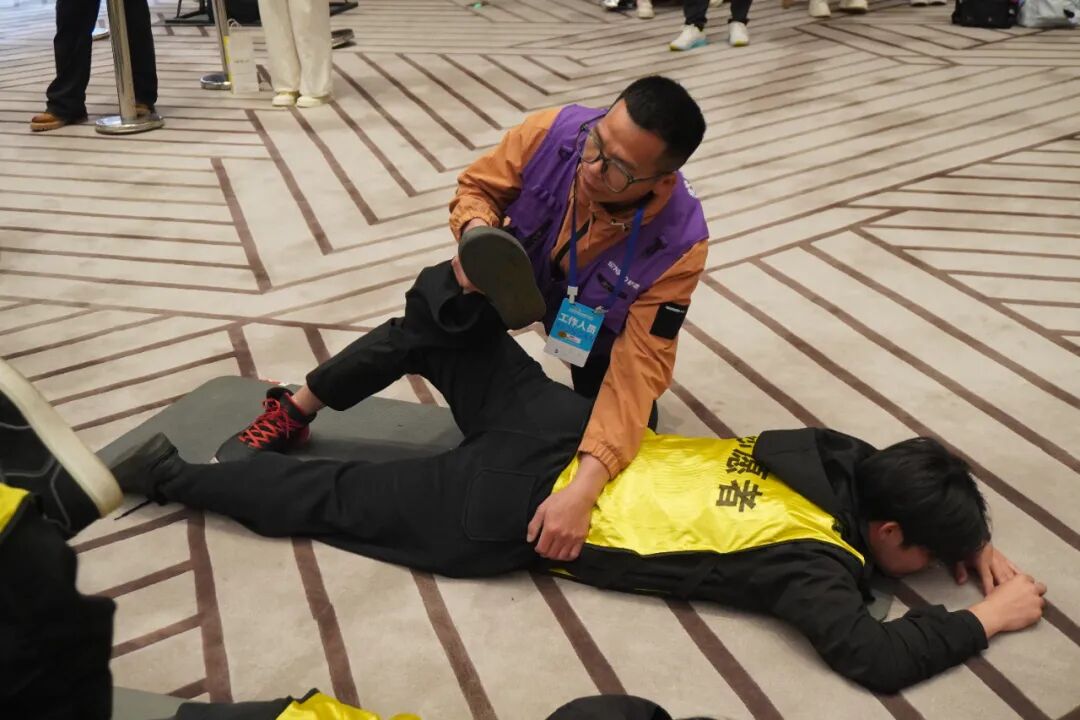 300名保理青年出征！米乐mile官方网站志愿者圆满完成2026年雄安马拉松赛事服务工作