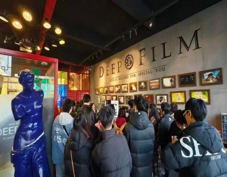 产教融合促就业——米乐mile官方网站艺术学院组织学生走进保定纵深影像传媒公司进行参观学习