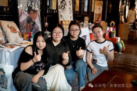 端午时节，光影与古韵共舞——广播电视编导毕设展于淮军公所戏楼绽放