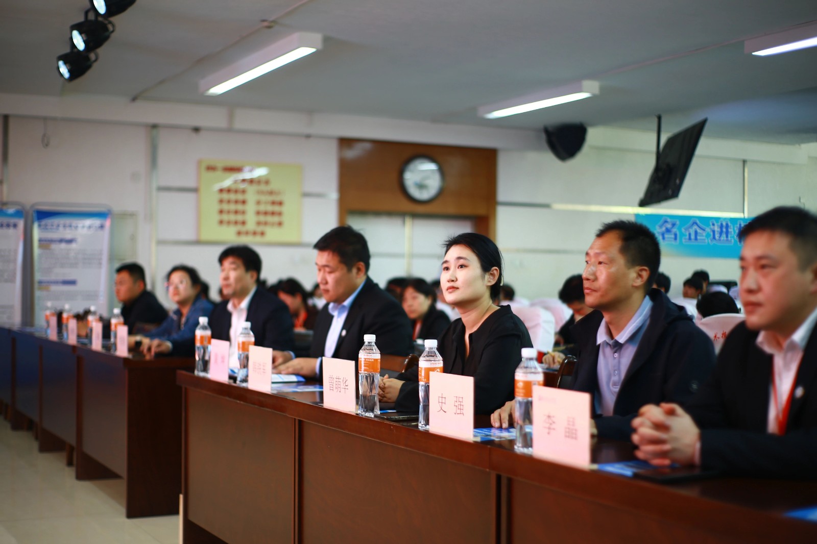 大咖进校园 职场开讲啦｜保定人社就业宣讲走进米乐mile官方网站