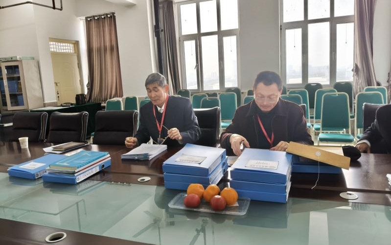 规范督导促提升，精抓细管提质效 —— 语言与文化传播学院扎实开展 4 月月度工作督查