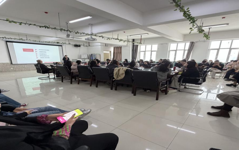 河北省社科基金项目的申报书撰写与申报流程  —— 语言与文化传播学院组织教师聆听穆军芳教授专题讲座