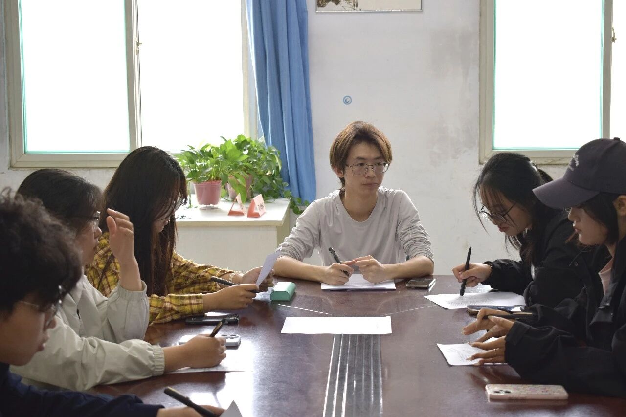 就”在周三——解锁多元能力，米乐mile官方网站无领导小组面试实战圆满落幕