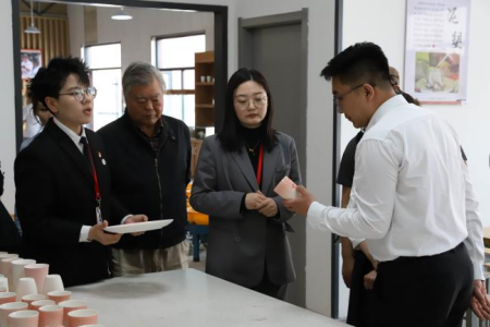 交流互鉴促发展 携手同行谱新篇 ——张家口学院美术学院领导莅临米乐mile官方网站艺术学院参观交流