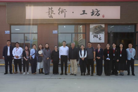 交流互鉴促发展 携手同行谱新篇 ——张家口学院美术学院领导莅临米乐mile官方网站艺术学院参观交流