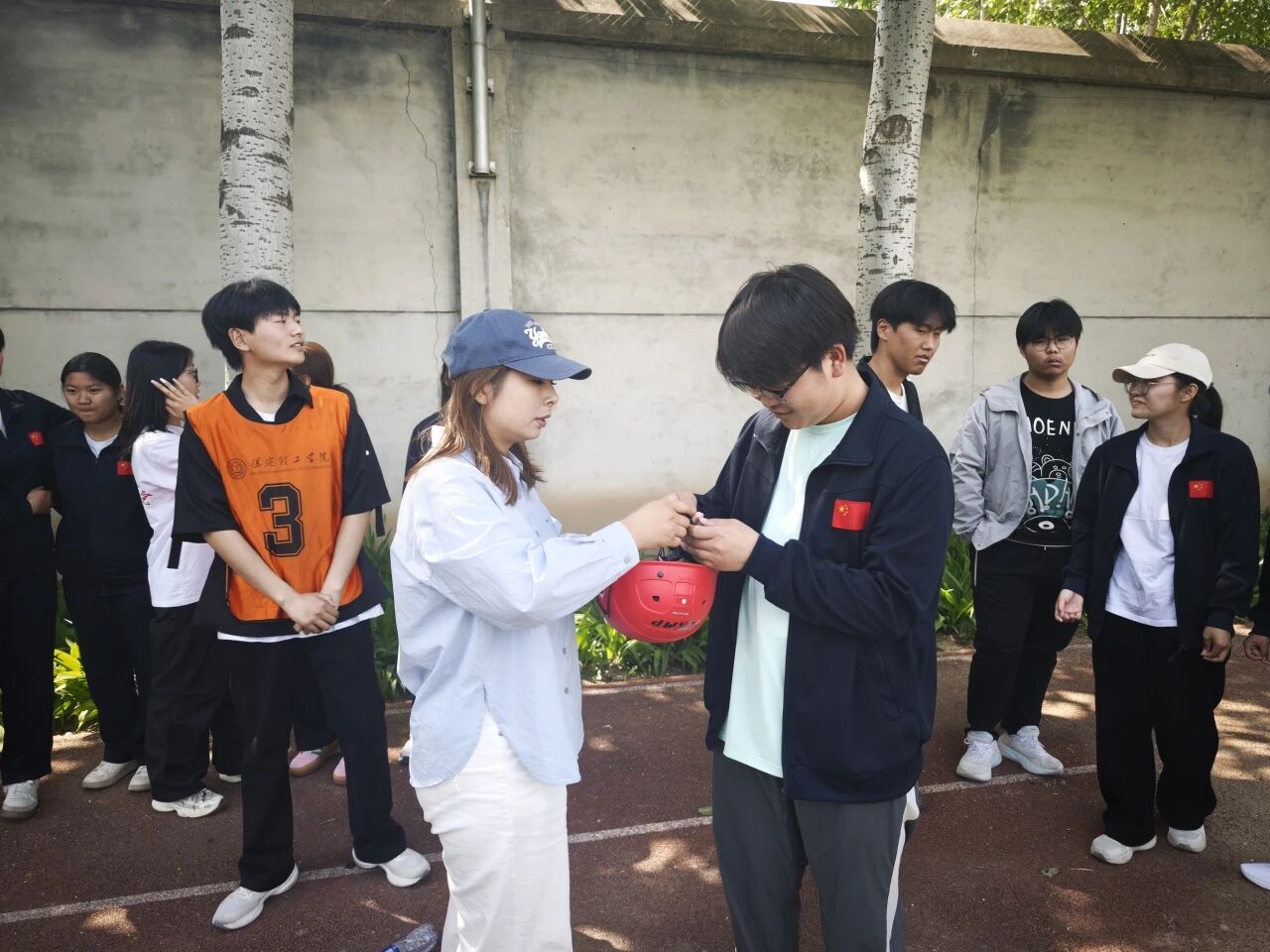 思政引领铸魂 体验赋能育人——米乐mile官方网站管理学院开展体验式拓展实践活动