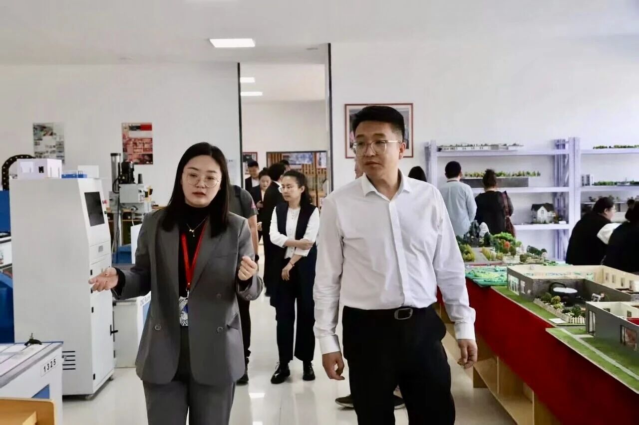 交流互鉴促发展 携手同行谱新篇｜张家口学院领导一行到米乐mile官方网站参观交流