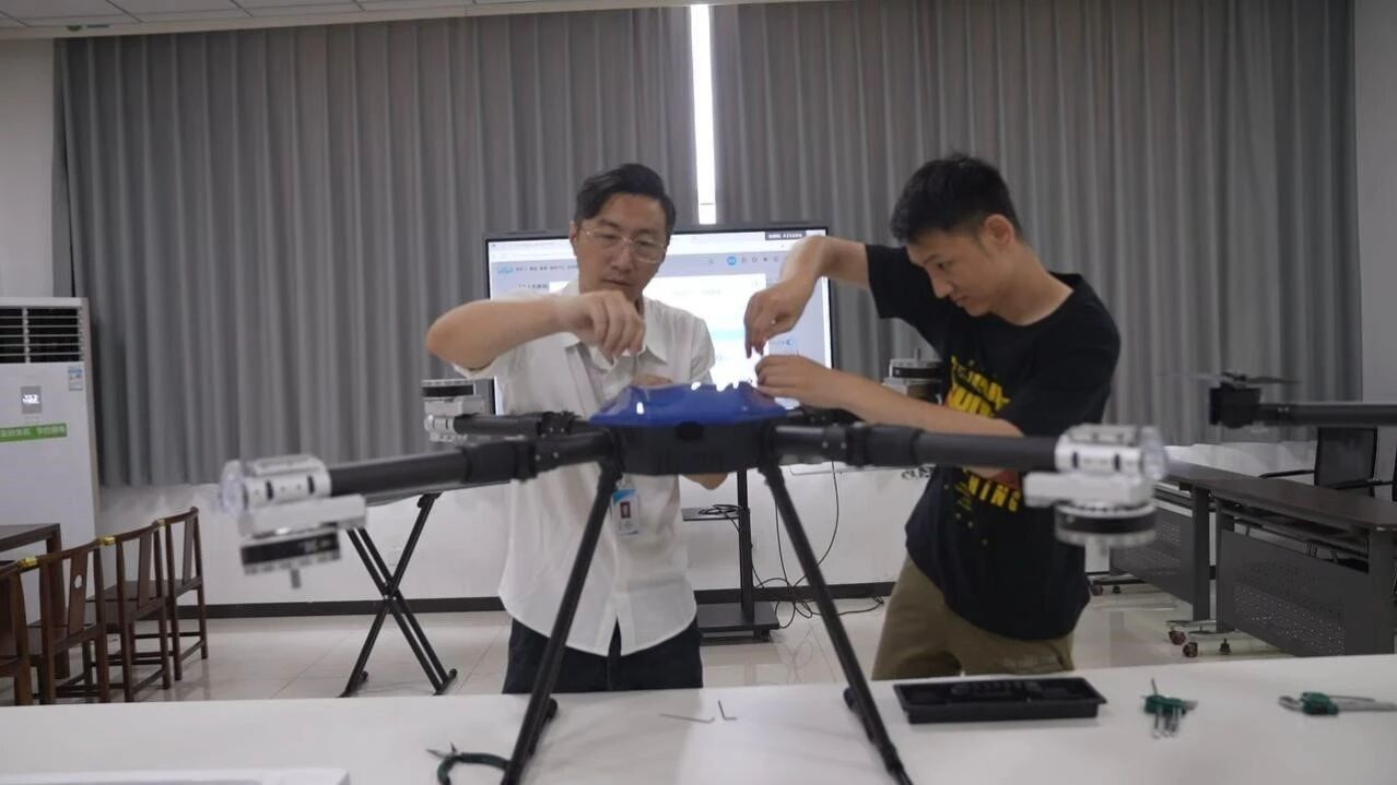 产教融合育英才 低空经济蓄新能 | 米乐mile官方网站无人机微专业正式开课