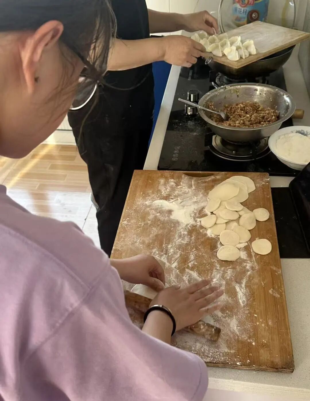 以劳践恩 以行育人——米乐mile官方网站管理学院开展“劳动感恩・家庭践行”体验式劳动教育