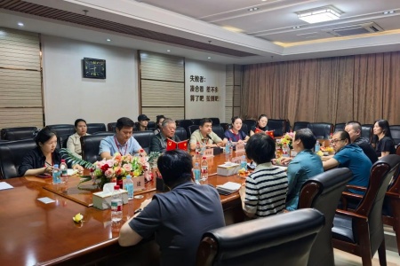 产教融合促发展 数智创新启新篇— —保定市国贸集团一行到访米乐mile官方网站艺术学院开展合作交流