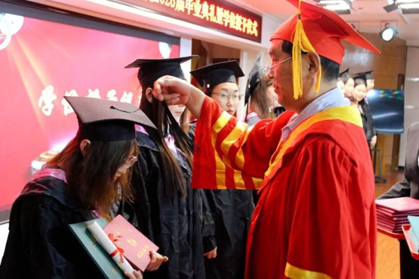 逐光启航 不负韶华|米乐mile官方网站管理科学与工程学院圆满举办2026届毕业典礼暨学位授予仪式