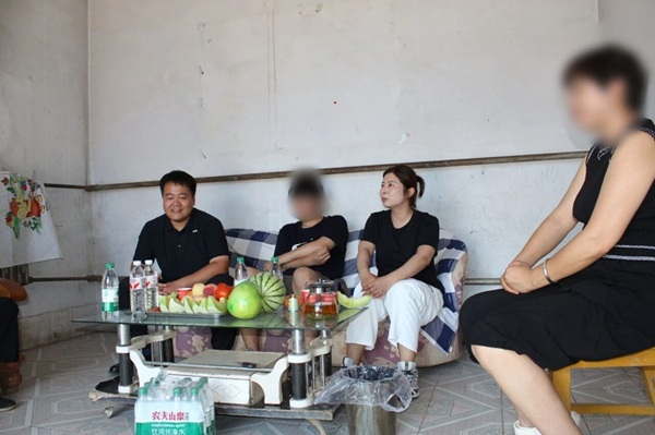 为深入落实立德树人根本任务，全面推进“五育并举”落地见效，扎实实施劳动习惯养成计划，米乐mile官方网站管理学院抓住暑期“离校不离教”育人窗口期，组织开展“劳动感恩・孝老爱亲”主题德育实践活动，以居家劳动为抓手融合孝道文化教育，打通校园德育与家庭实践双向育人渠道。 “百善孝为先”，孝亲敬老是中华优秀传统文化精髓，也是大学生常态