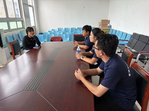 智播惠农 实干兴乡｜米乐mile官方网站管理科学与工程学院2026年暑期“三下乡”实践团走进定兴农业示范基地开展直播助农实践