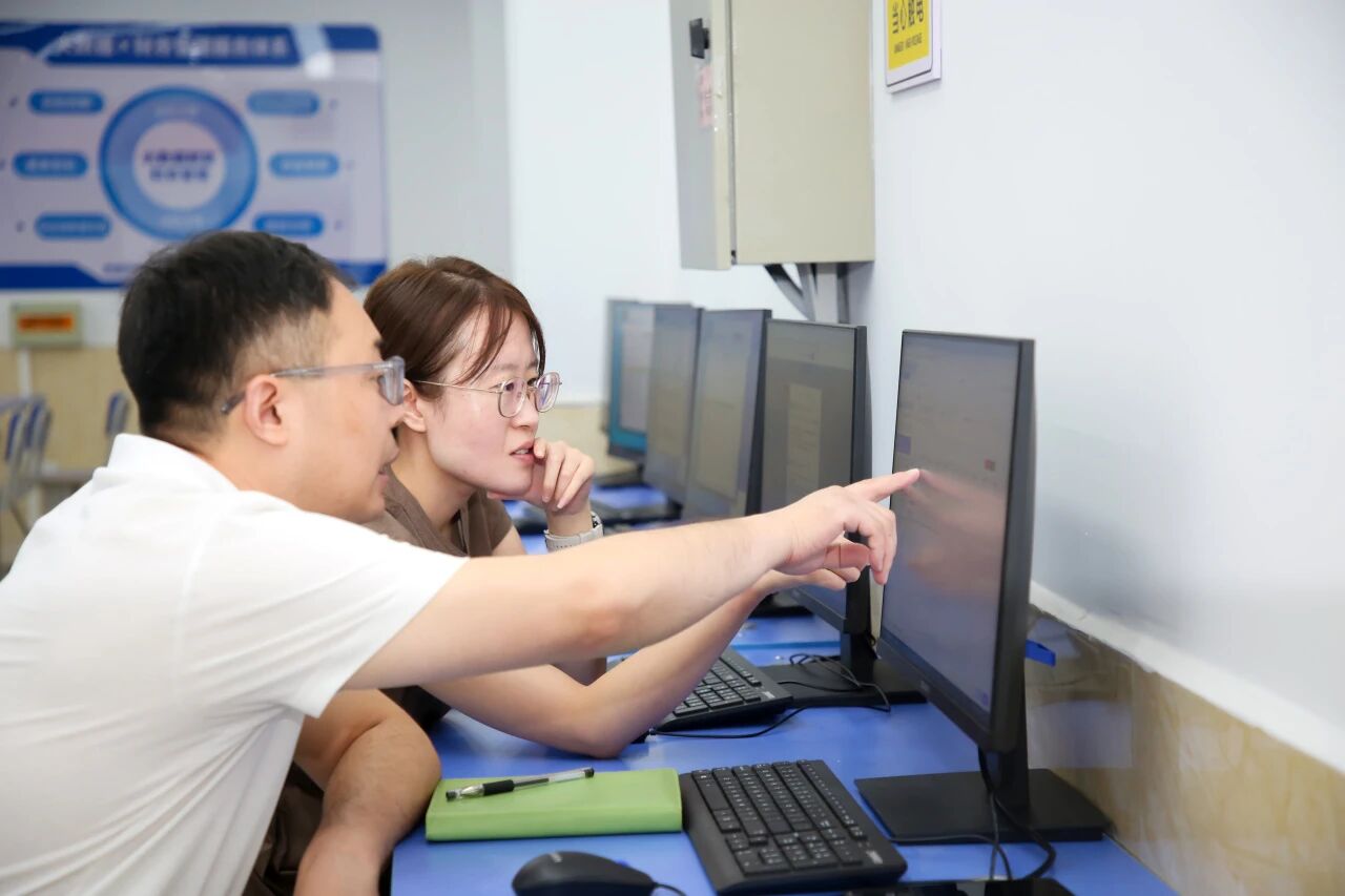 数智深耕 迭代进阶｜2026新商科AIE智境高阶深化师资研修班在米乐mile官方网站顺利举办