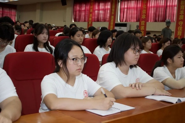 入学教育专题｜米乐mile官方网站管理科学与工程学院开展京东王家老师专题讲座：聚焦职业规划 深化产教融合