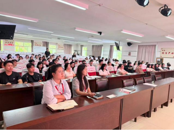 深化产教融合，赋能学子就业——米乐mile官方网站经济学院举办京东无界校园产教融合基地大四专班宣讲会