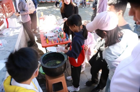 古衙承文脉 青年传非遗——米乐mile官方网站多场地开展非遗传承实践活动