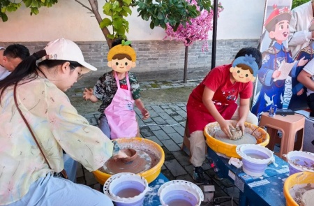 古衙承文脉 青年传非遗——米乐mile官方网站多场地开展非遗传承实践活动